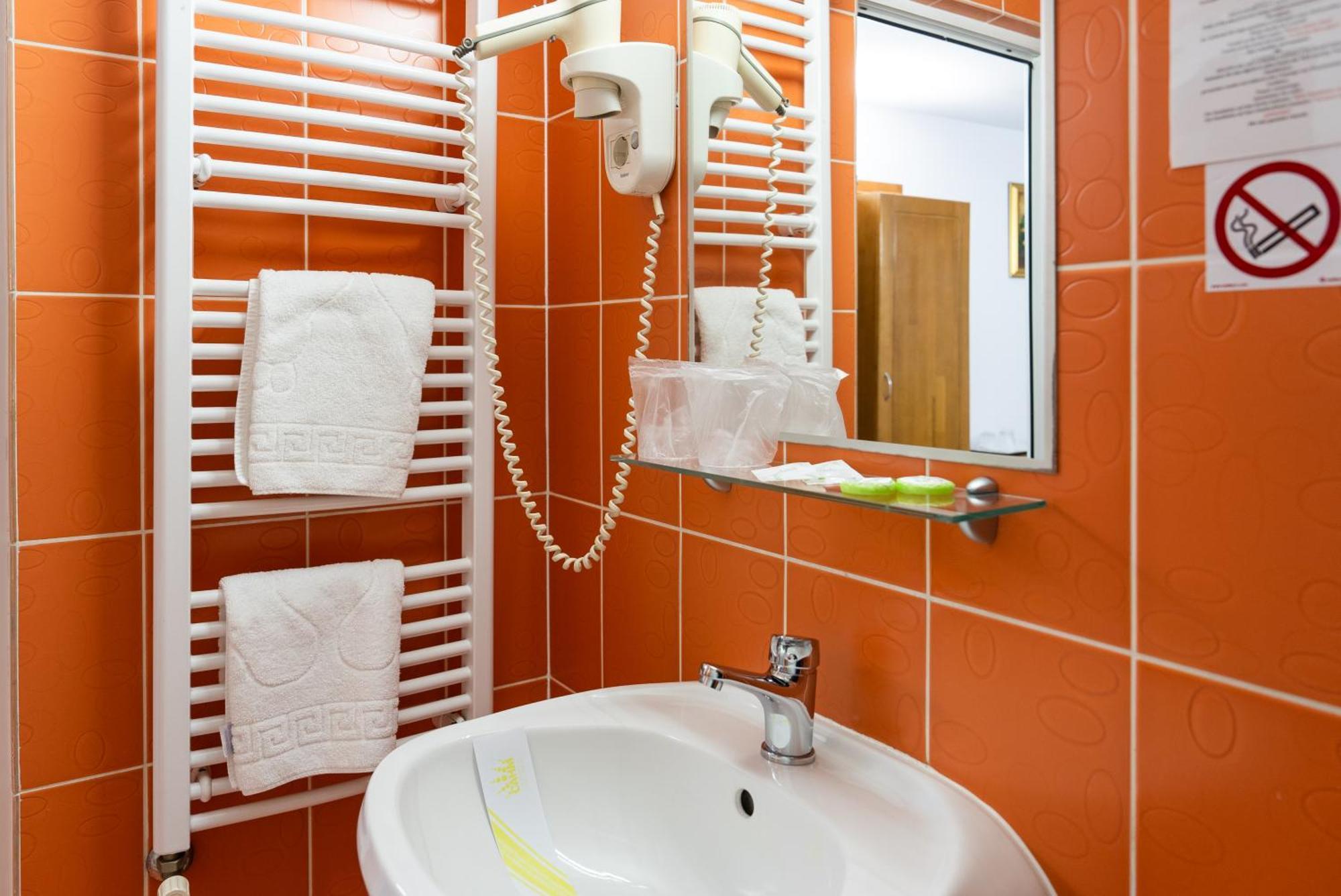 Hotel Casa De Piatra Scheia Eksteriør billede